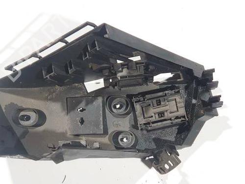 Used Fuse box Fuse box 32960429 32960429