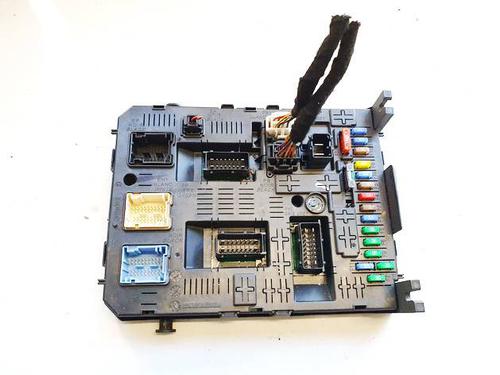 Used Fuse box CITROËN C5 III (RD_) 1.6 HDi 110 (RD9HZC) (109 hp) 33097884