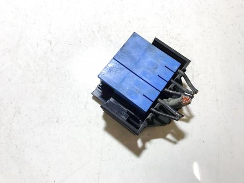 Used Fuse box Fuse box OPEL VECTRA B (J96) 2.0 i 16V (F19) (136 hp) 33515772 33515772