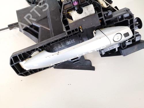 front-right-exterior-door-handle-mercedes-benz-c-class-w204-2007-2008-2009-2010-2011-2012-2013-2014-2015-35612138 main image