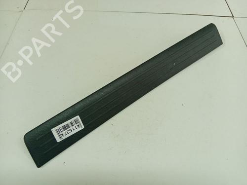 Trinnbrett Trinnbrett MAZDA 3 (BL) 2.2 MZR CD (BL10) (185 hp) 37278933 37278933