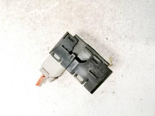 Used Switch Switch SUZUKI GRAND VITARA I (FT, HT) 2.7 (JA 627) (184 hp) 32567550 32567550