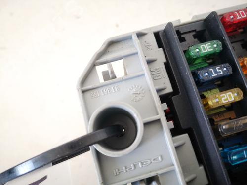 Fuse box OPEL MERIVA A MPV (X03) 1.7 CDTI (E75) | BP32914941E1 - Image 2
