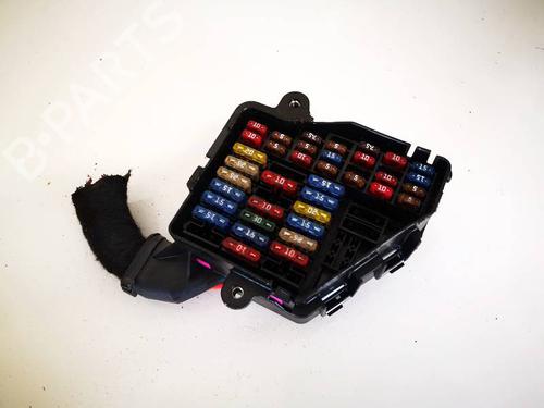 Used Fuse box Fuse box VW GOLF IV (1J1) 1.4 16V (75 hp) 32567789 32567789