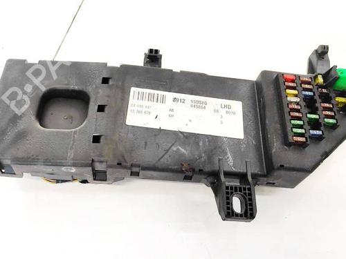 Used Fuse box Fuse box OPEL VECTRA C (Z02) 2.0 DTI 16V (F69) (101 hp) 32943418 32943418