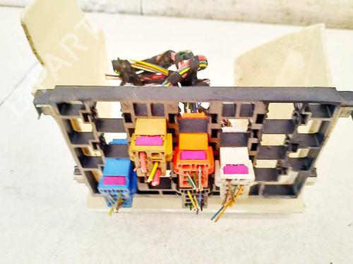 Used Fuse box Fuse box 39632247 39632247