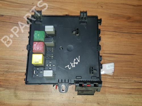 Used Fuse box Fuse box OPEL VECTRA C (Z02) 2.0 DTI 16V (F69) (101 hp) 33499798 33499798