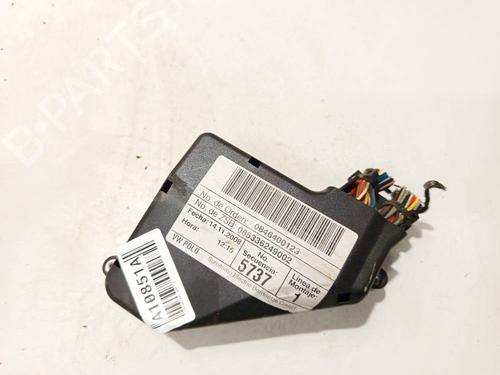Used Fuse box Fuse box 32553197 32553197