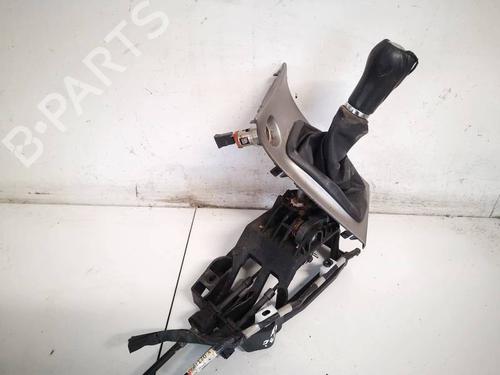 Used Gear lever Gear lever TOYOTA COROLLA Saloon (_E12_) 1.4 D-4D (NDE120_, NDE120R) (90 hp) 35140970 35140970