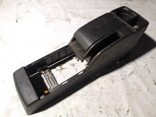 Used Armrest / Center console Armrest / Center console MAZDA 5 (CR) 2.0 CD (CR19) (143 hp) 35231290 35231290