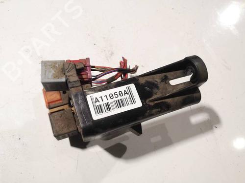 Used Fuse box Fuse box VW PASSAT B5 Variant (3B5) 1.9 TDI (90 hp) 33730798 33730798