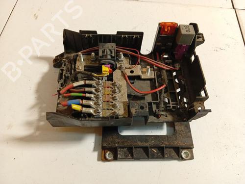 Used Fuse box Fuse box 39115449 39115449