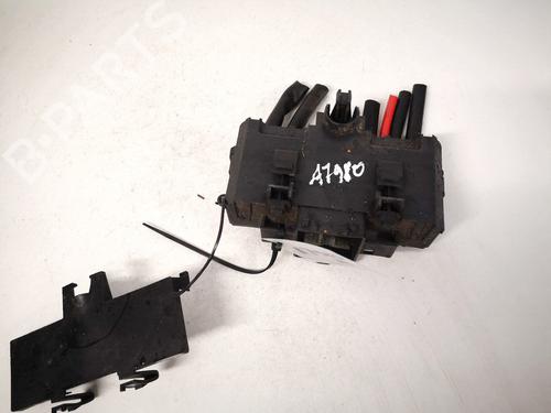 Used Fuse box Fuse box MERCEDES-BENZ C-CLASS (W203) C 220 CDI (203.006, 203.008) (143 hp) 32904321 32904321