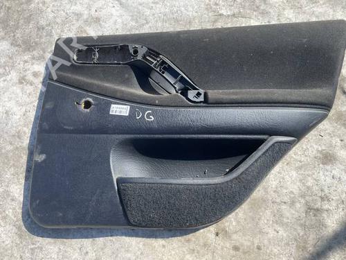 Bageste højre beklædning Bageste højre beklædning VW PASSAT B3/B4 Variant (3A5, 35I) 1.6 (101 hp) 34982732 34982732