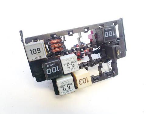 Used Fuse box Fuse box VW POLO IV (9N_, 9A_) 1.4 TDI (70 hp) 32928463 32928463