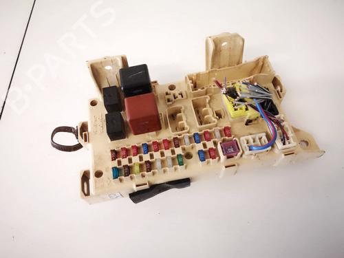 Used Fuse box Fuse box 32886350 32886350