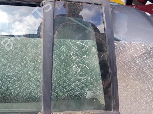 Panel rude bagtil venstre Panel rude bagtil venstre 35690990 35690990