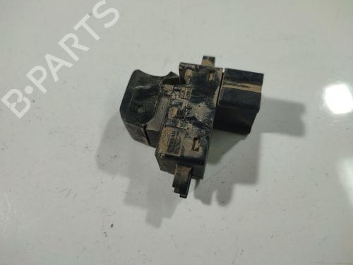 switch-nissan-pathfinder-iii-r51-2005-32543387 main image