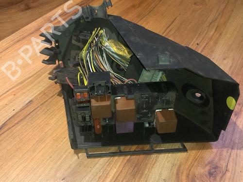 Used Fuse box Fuse box RENAULT MEGANE I (BA0/1_) 1.9 D Eco (BA0A, BA0U, BA0R) (64 hp) 33493479 33493479