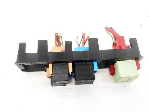 fuse-box-vw-golf-vi-5k1-2008-2009-2010-2011-2012-2013-2014-32949156 main image