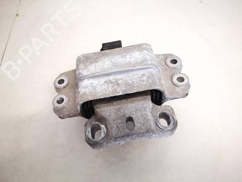 Used Engine mount Engine mount VW GOLF V (1K1) 1.6 FSI (115 hp) 32929903 32929903