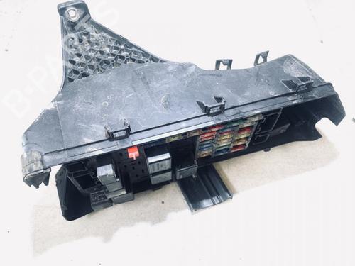 Used Fuse box Fuse box VOLVO V70 II (285) D5 (163 hp) 33072461 33072461