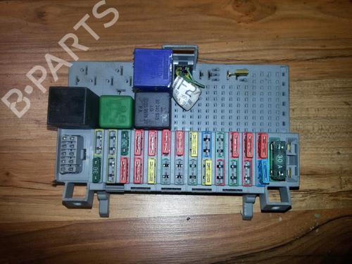 Used Fuse box Fuse box OPEL ASTRA F Hatchback (T92) 1.7 D (F08, M08, F68, M68) (57 hp) 33493517 33493517