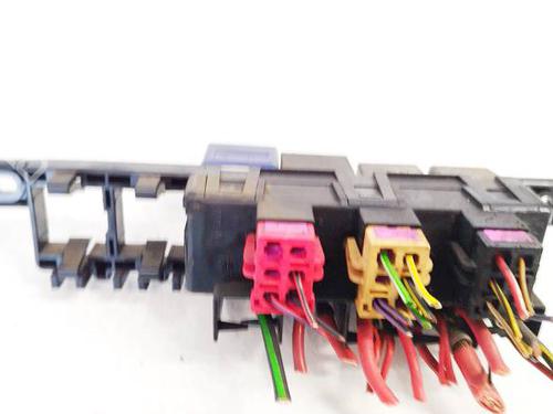 Fuse box VW PASSAT B5 Variant (3B5) 1.9 TDI | BP37063371E1 - Image 2