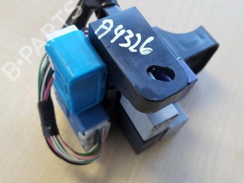 Used Fuse box Fuse box TOYOTA AVENSIS (_T25_) 2.2 D-4D (ADT251_, ADT251R) (150 hp) 33504257 33504257