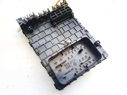 Fuse box VW PASSAT CC B6 (357) 1.8 TSI | BP40166654E1 - Image 2