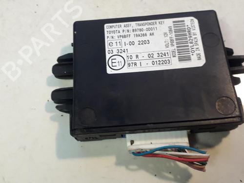 Used Electronic module Electronic module TOYOTA YARIS (_P9_) 1.4 D-4D (NLP90_, NLP90R) (90 hp) 33515331 33515331