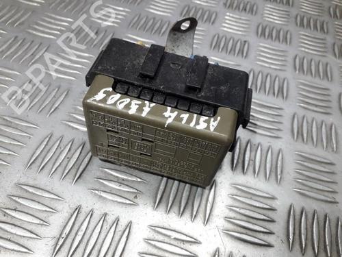 Used Fuse box Fuse box OPEL AGILA A (H00) 1.2 16V (F68) (75 hp) 33502662 33502662