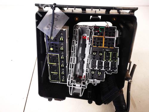 Used Fuse box Fuse box OPEL MERIVA A MPV (X03) 1.7 CDTI (E75) (100 hp) 33084810 33084810