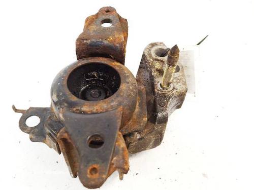 Used Engine mount Engine mount TOYOTA YARIS (_P1_) 1.3 (SCP12_, SCP13_, SCP12R, SCP13R) (87 hp) 33683055 33683055