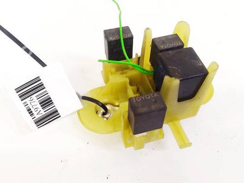 Used Fuse box Fuse box TOYOTA AVENSIS (_T22_) 2.0 D-4D (CDT220_, CDT220R) (110 hp) 32621400 32621400