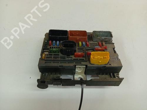 Fuse box CITROËN C5 III (RD_) 2.0 HDi (RDRHD8, RDRHDJ, RDRHR8, RDRHRJ) | BP39643758E1 - Image 2