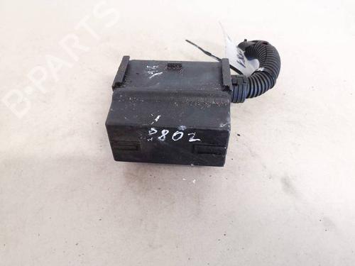 Used Fuse box OPEL VECTRA B (J96) 2.0 DTI 16V (F19) (101 hp) 32932251