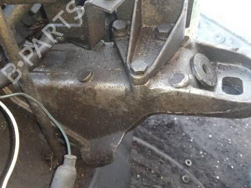 Stütze für AUDI 100 C3 Saloon (443, 444) 2.0 D (70 hp) 32960064