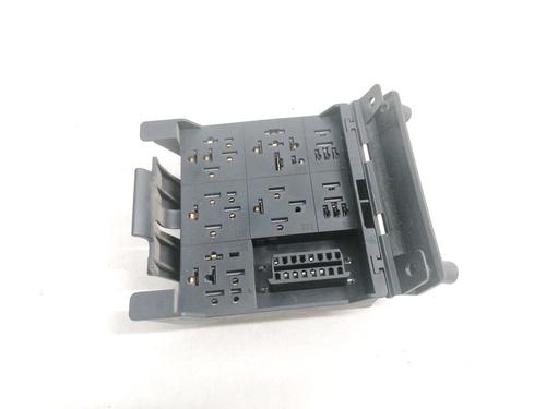 Used Fuse box Fuse box OPEL OMEGA B (V94) 2.0 16V (F69, M69, P69) (136 hp) 33081602 33081602