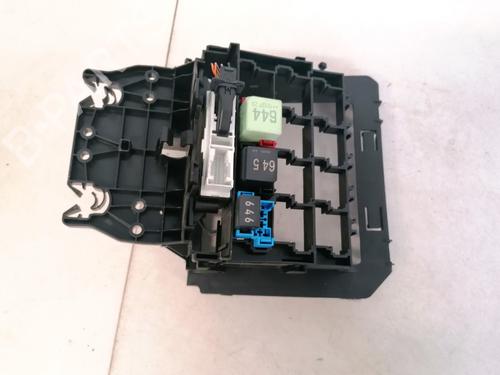 Used Fuse box Fuse box SKODA FABIA III (NJ3) 1.0 TSI (95 hp) 33091851 33091851