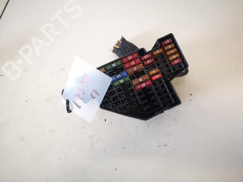 fuse-box-vw-passat-b6-3c2-2005-2006-2007-2008-2009-2010-2011-32903883 main image