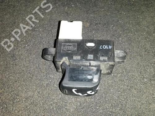Used Switch Switch NISSAN MICRA III (K12) 1.2 16V (65 hp) 33479962 33479962