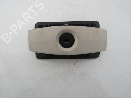Handskerum Handskerum BMW 5 (E60) 525 d (197 hp) 35847085 35847085