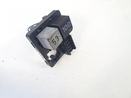 Used Fuse box Fuse box VW PASSAT B3/B4 Variant (3A5, 35I) 1.9 TD (75 hp) 32896639 32896639