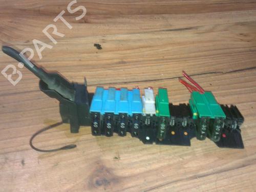 Used Fuse box Fuse box RENAULT LAGUNA I (B56_, 556_) 2.0 (114 hp) 33479174 33479174