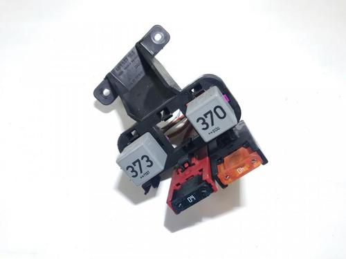 Used Fuse box Fuse box VW PASSAT B5.5 (3B3) 1.9 TDI (130 hp) 33502505 33502505