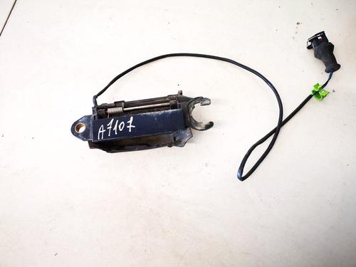 front-left-exterior-door-handle-audi-a4-b5-8d2-1994-1995-1996-1997-1998-1999-2000-2001-35511802 main image