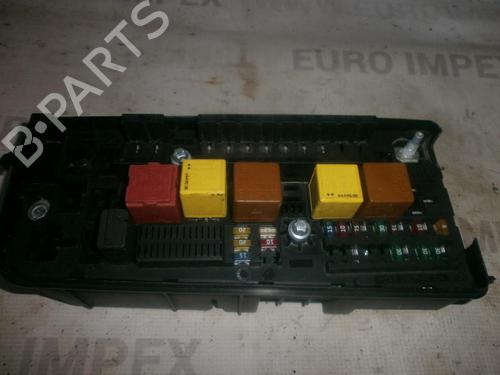 Used Fuse box Fuse box OPEL VECTRA C (Z02) 2.0 DTI 16V (F69) (101 hp) 33520815 33520815