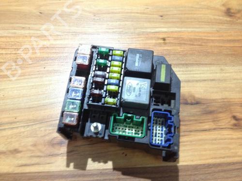 Used Fuse box Fuse box FORD MONDEO II (BAP) 1.6 i (90 hp) 33490640 33490640
