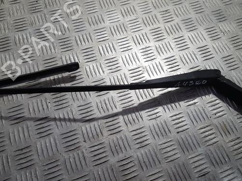 Used Front windshield wiper arm Front windshield wiper arm VOLVO XC70 II (136) 2.4 D / D4 AWD (163 hp) 33503140 33503140